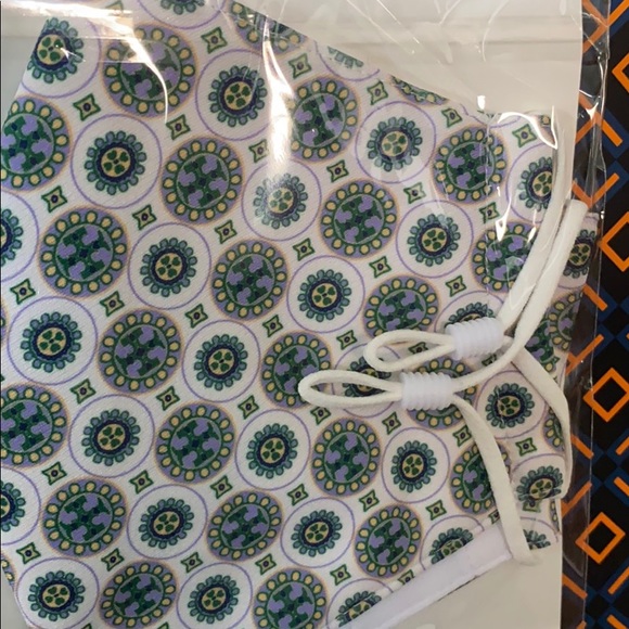 NWT Auth Tory Burch Face Mask - Picture 2 of 6